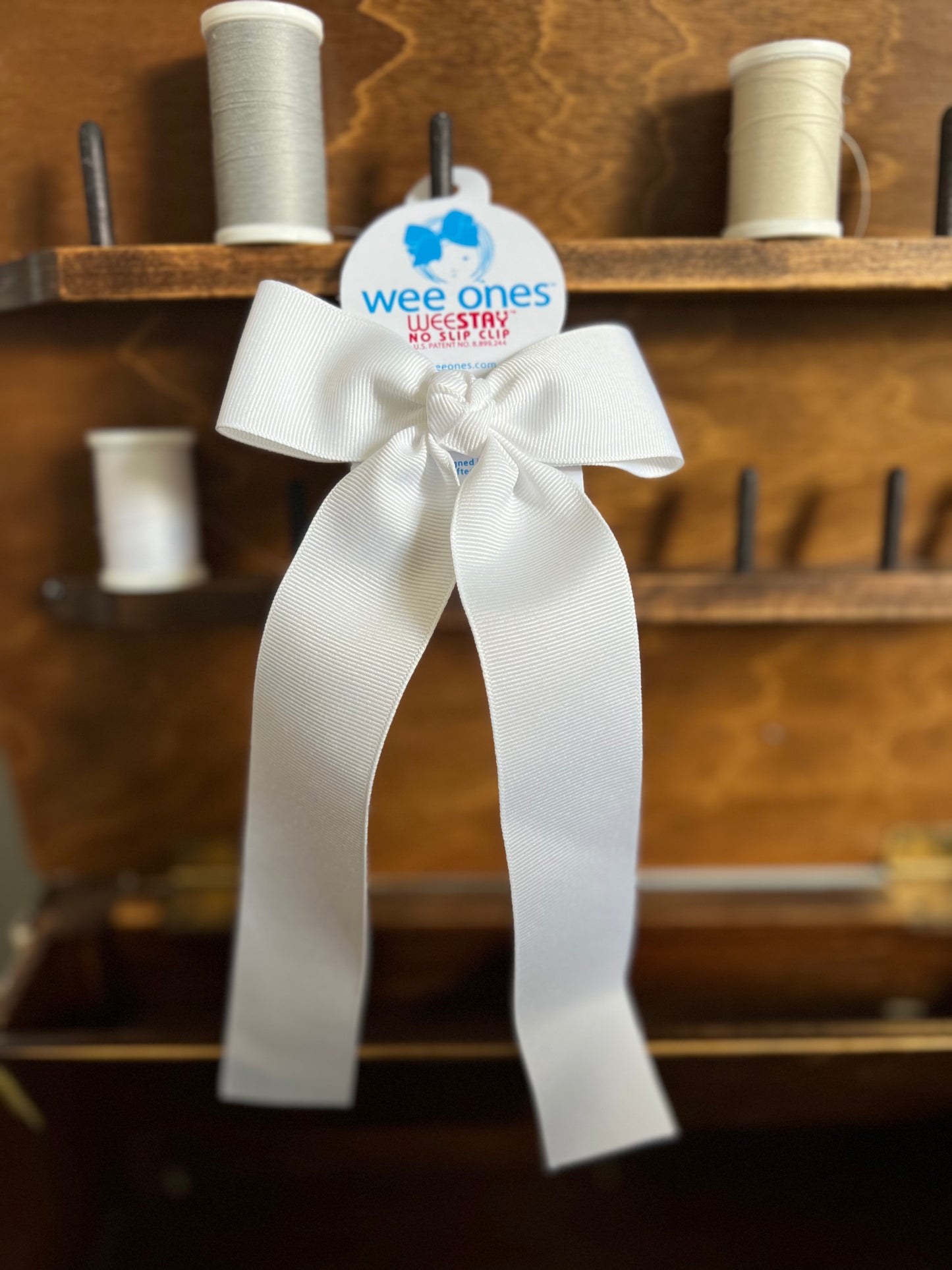 WeeOnes Medium Grosgrain Bow Tie with Streamer Tails - White