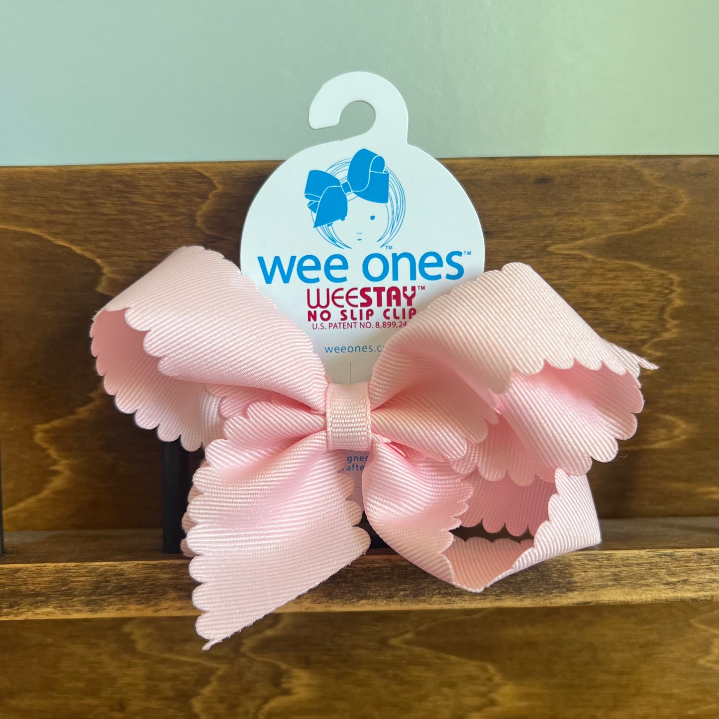 WeeOnes Medium Scalloped Edge Bow - Light Pink